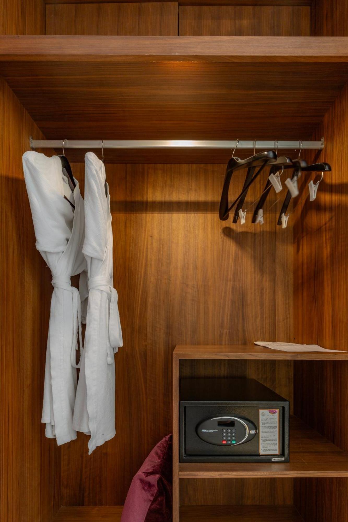 Deluxe Twin Room with River View